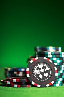 Live dealer spinning roulette wheel in Captain's Bounty studio